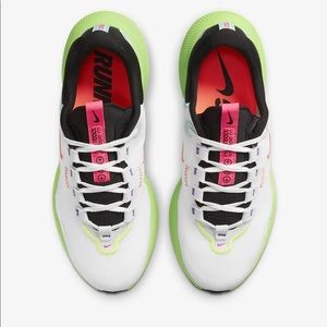 Women’s Nike React Escape Run